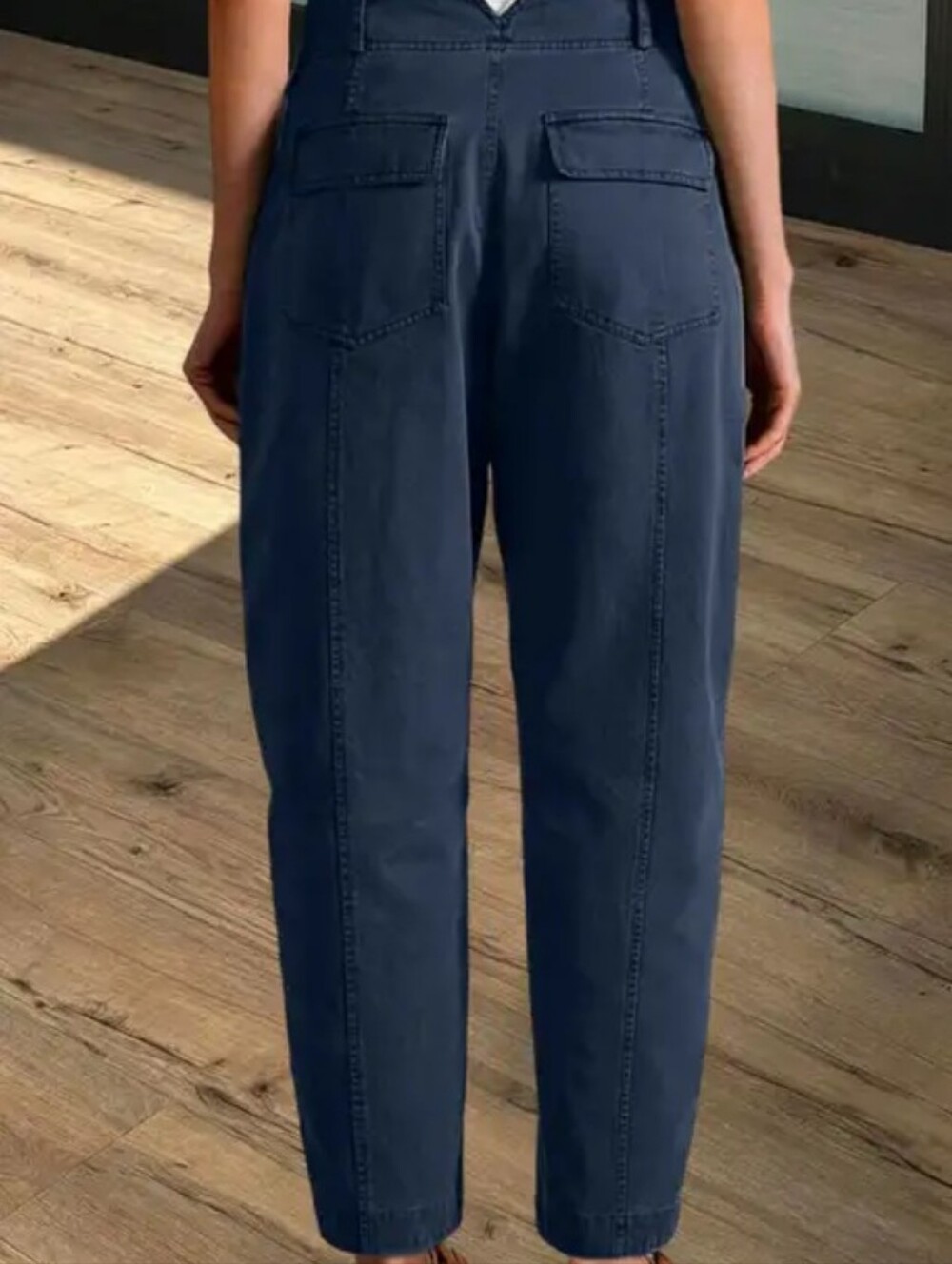 Flamingals Solid Stitch Detail Mid Waist Barrel Leg Crop Pants NWT Medium - Picture 2 of 8